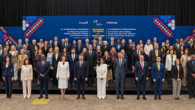 Group photo at the conference Pathways to Peace