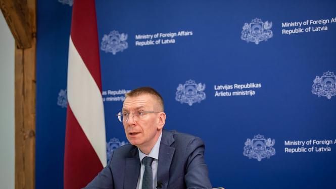Ministrs tiekas ar diasporu