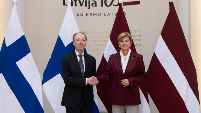 Ārlietu ministre Baiba Braže un Somijas parlamenta priekšsēdētājs Jussi Hallaaho