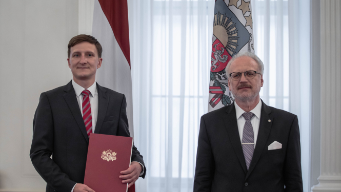 M. Klīve