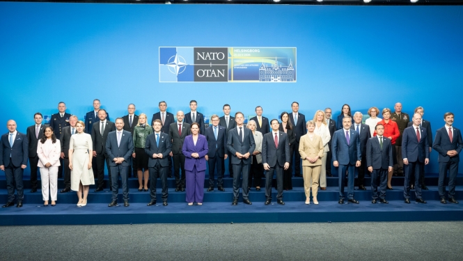 NATO ārlietu ministru sanāksmes dalībnieku kopbilde
