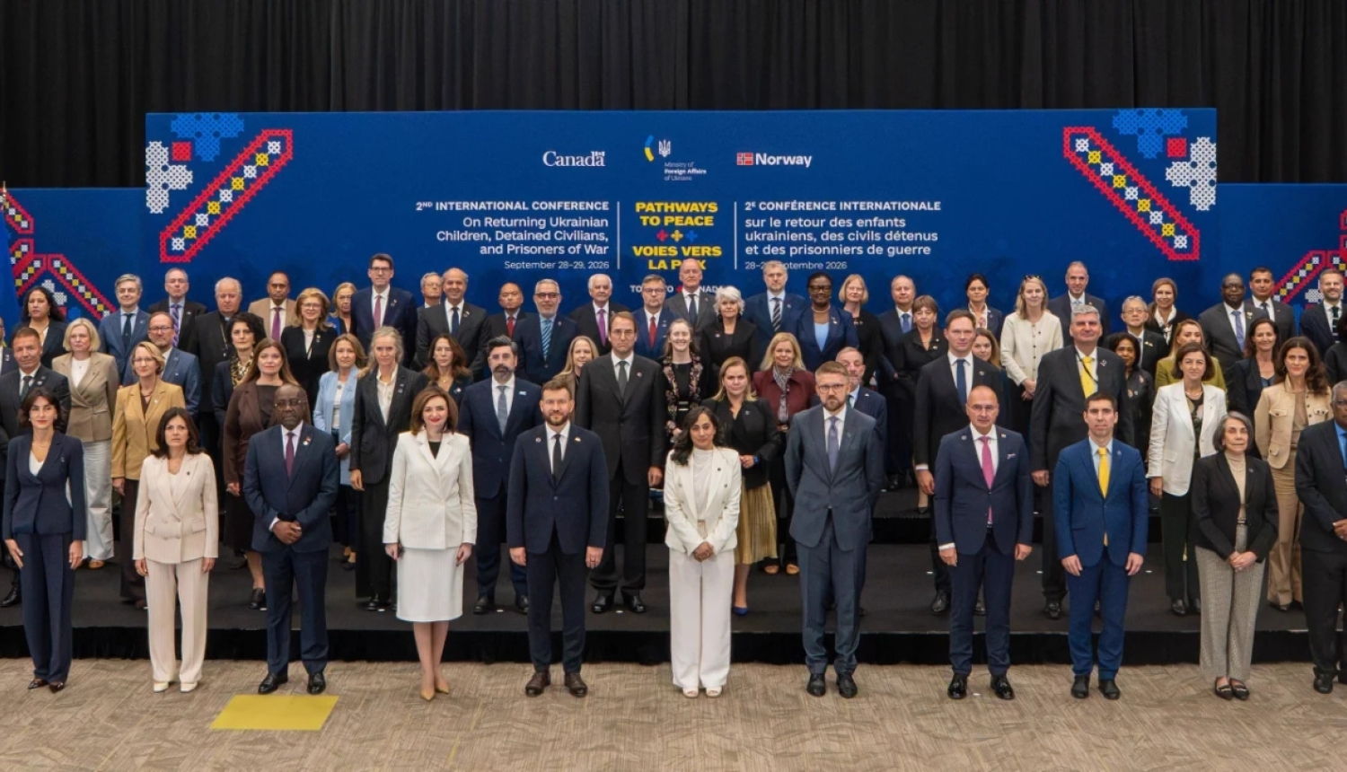 Group photo at the conference Pathways to Peace
