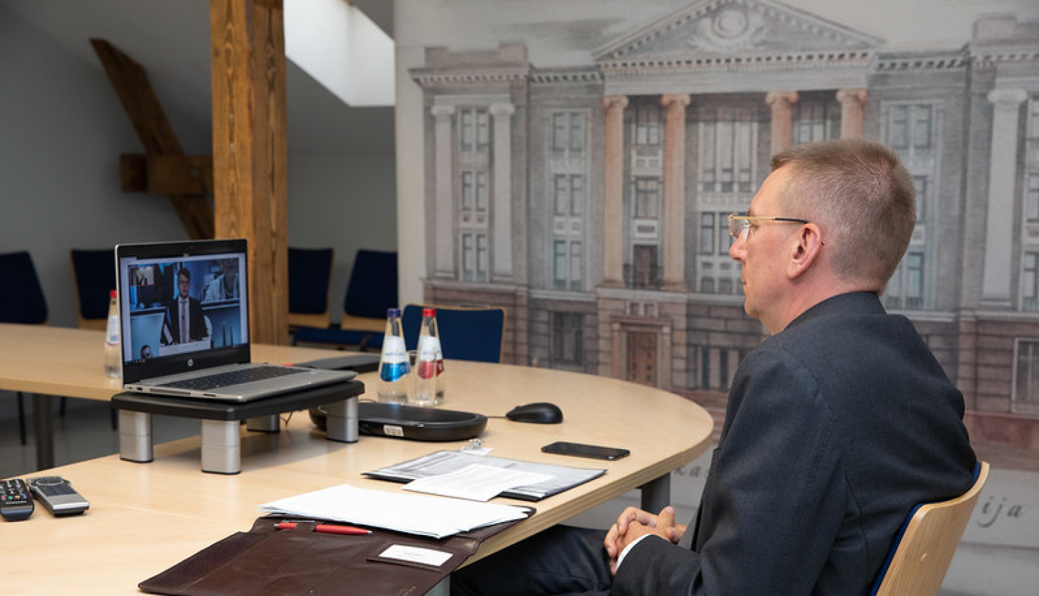 Ārlietu ministrs Trīs jūru iniciatīvas valstu ārlietu ministru video konferencē uzsver reģionālās sadarbības nozīmīgumu stratēģiski svarīgu infrastruktūras projektu īstenošanā