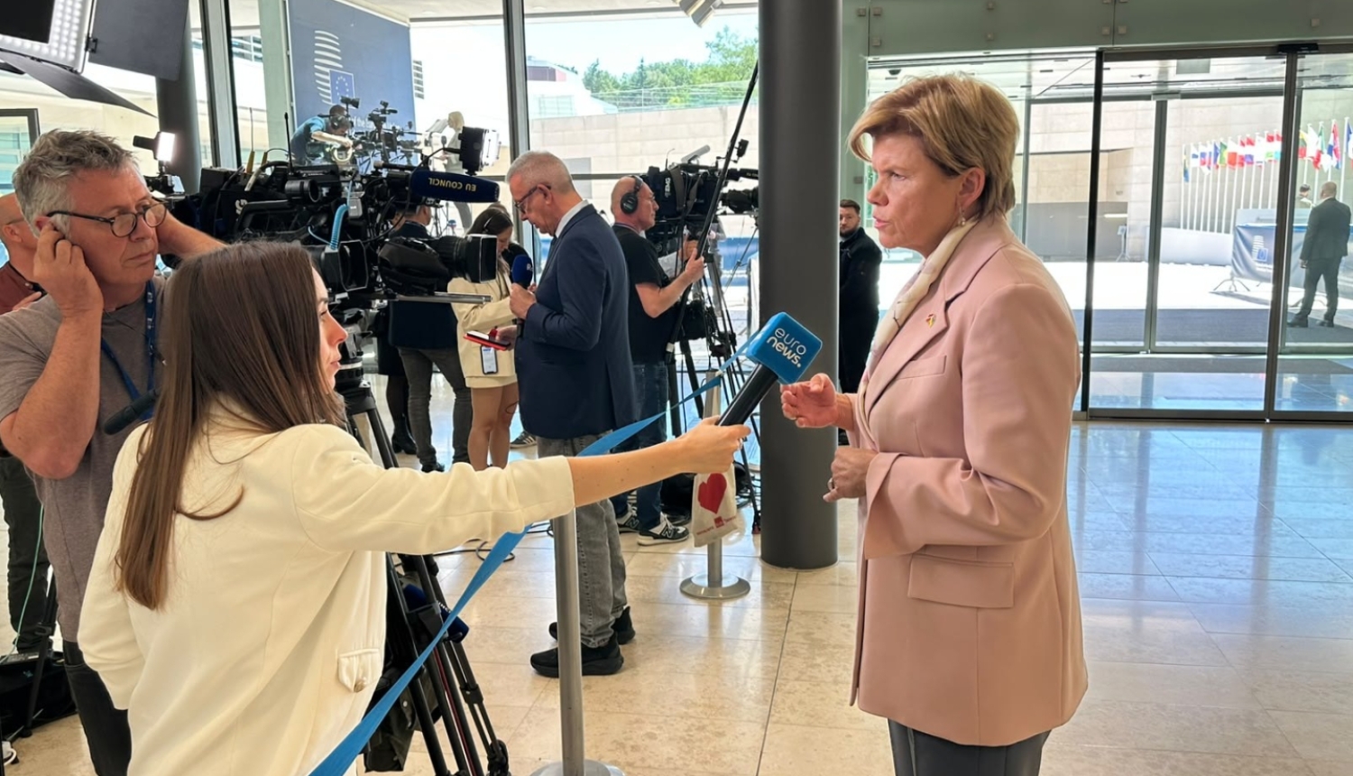 Ārlietu ministre Baiba Braže uzrunā medijus