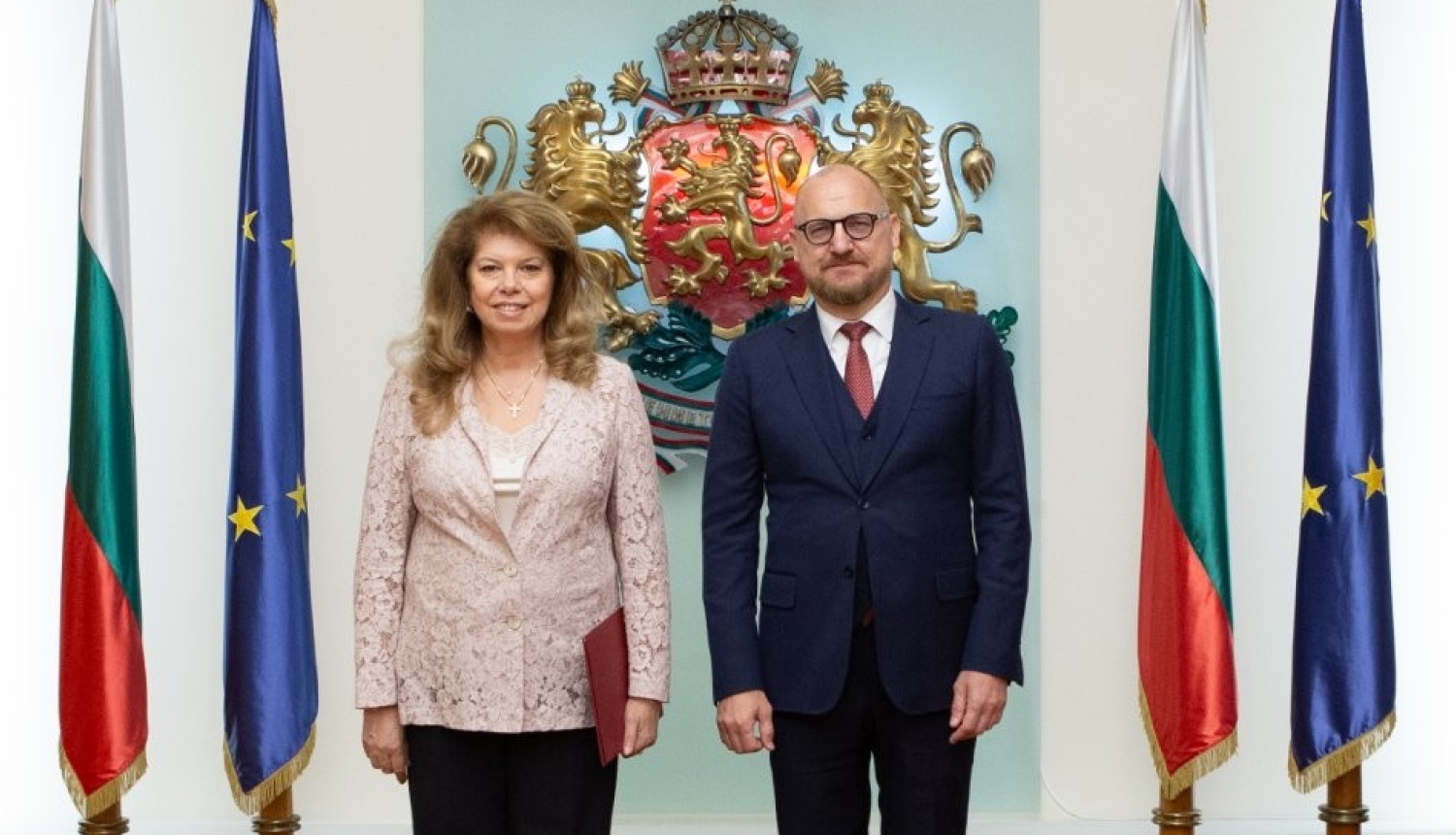 Vēstnieks Raimonds Jansons un Bulgārijas prezidente Iliana Jotova