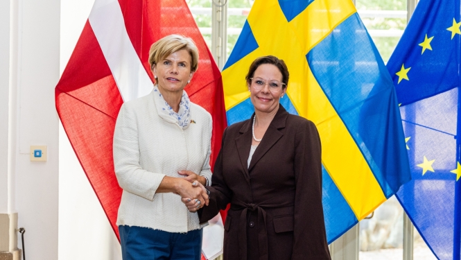 Latvijas ārlietu ministre Baiba Braže un Zviedrijas ārlietu ministre Marija Malmera Stenergārda