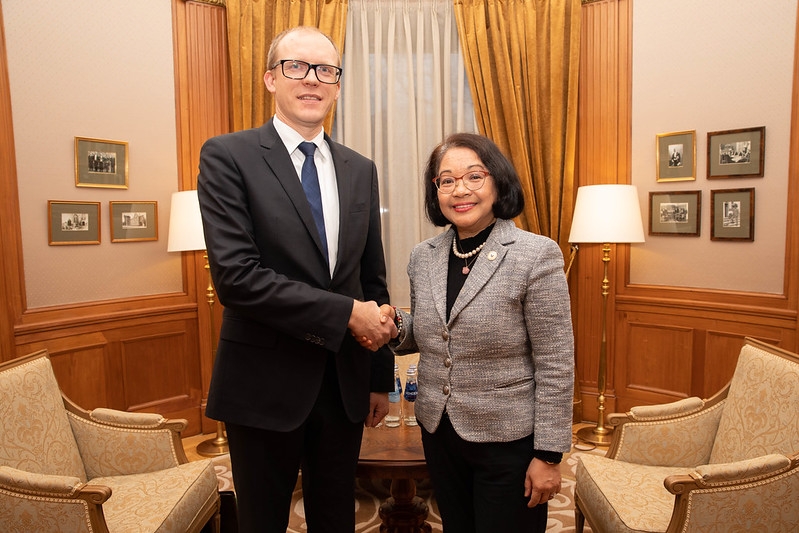 State Secretary welcomes new Ambassador of the Philippines on her accreditation visit