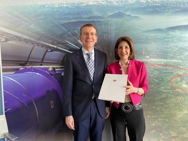 Edgars Rinkēvičs submits Latvia’s application for membership in the European Organization for Nuclear Research