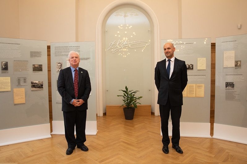 Acting State Secretary Atis Lots receives the Irish Ambassador on a farewell visit