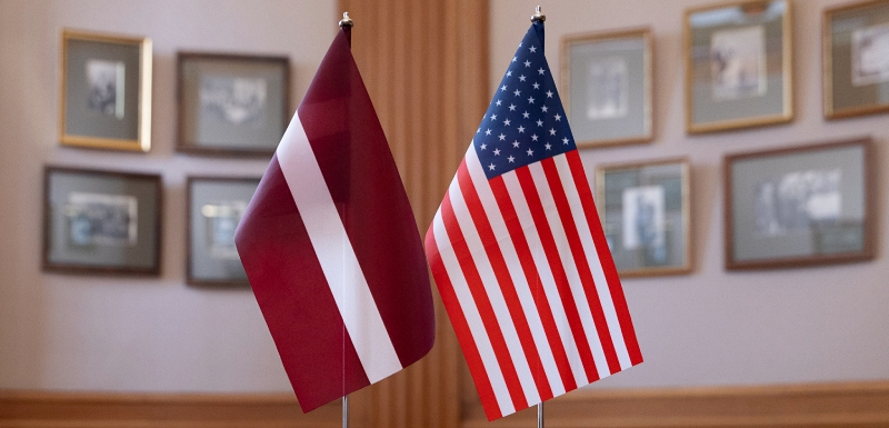 Latvijas un ASV karogi, foto: Laura Celmiņa, Ārlietu ministrija