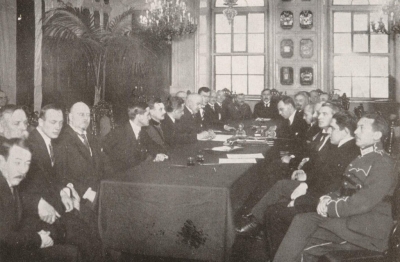 Līguma par aizsardzības savienību starp Latviju un Igauniju parakstīšana.