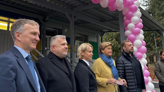 Rekonstruētā slimnīcas bērnu bloka atklāšanas dalībnieki