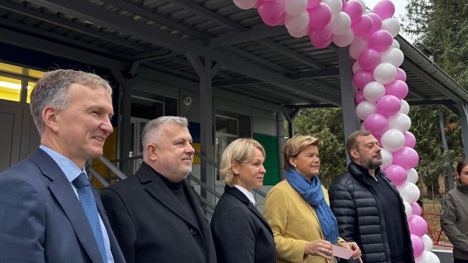 Rekonstruētā slimnīcas bērnu bloka atklāšanas dalībnieki