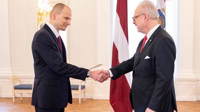 Valsts prezidents pasniedz akreditācijas vēstuli vēstniekam Ēģiptē Ilmāram Breidakam