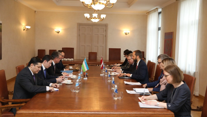 Representatives from the Foreign Ministries of Latvia and Uzbekistan discuss prospective areas for cooperation