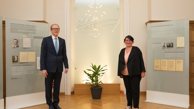 Valsts sekretārs pateicas Francijas vēstniecei par lielo ieguldījumu Latvijas un Francijas attiecību attīstīšanā
