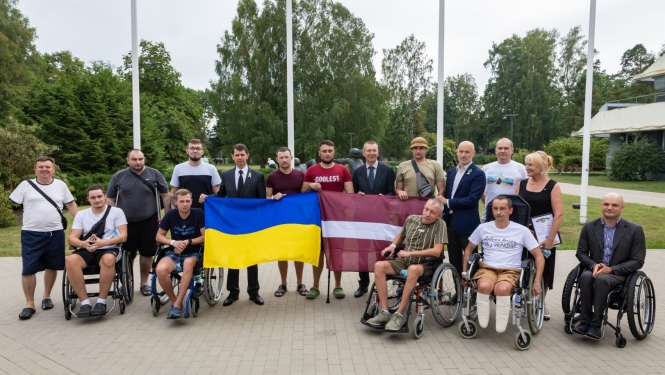 Ministrs tiekas ar UA karavīriem 