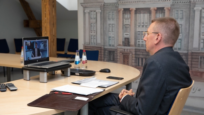 Ārlietu ministrs Trīs jūru iniciatīvas valstu ārlietu ministru video konferencē uzsver reģionālās sadarbības nozīmīgumu stratēģiski svarīgu infrastruktūras projektu īstenošanā
