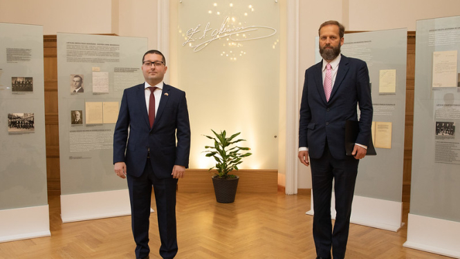 Jānis Mažeiks akreditācijas vizītē pieņem jauno Moldovas vēstnieku