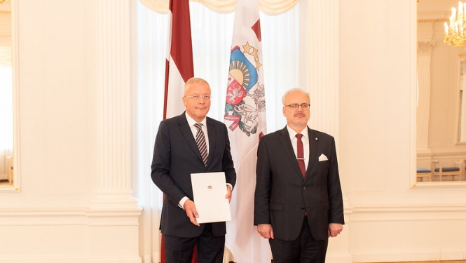 Latvijas vēstnieks Izraēlā Aivars Groza saņem akreditācijas vēstuli