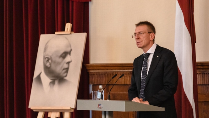 Latvijas valstiskuma idejas iedibinātāja Miķeļa Valtera pārapbedīšana