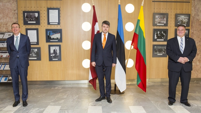 Ārlietu ministrs uzsver Baltijas valstu ciešo sadarbību cīņā pret Covid-19 pandēmiju