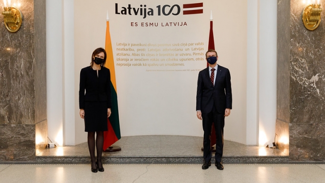 Ārlietu ministrs un Lietuvas Seima priekšsēdētāja pārrunā jaunas divpusējās sadarbības iespējas