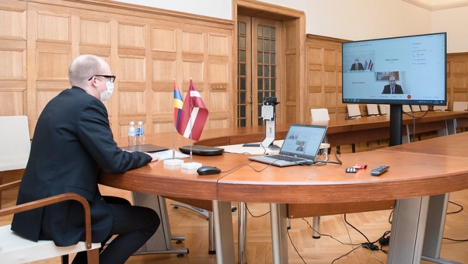Ārlietu ministrijas valsts sekretārs pateicas Armēnijas vēstniekam par aktīvo darbu