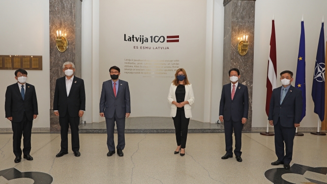Ārlietu ministrijas parlamentārā sekretāre tiekas ar Dienvidkorejas parlamenta draudzības grupu