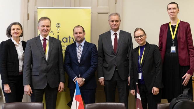 ĀM speciālo uzdevumu vēstnieks-Latvijas kandidatūras ANO Drošības padomē sekretariāta vadītājs Andrejs Pildegovičs piedalās pārrunās ar Čehijas delegāciju ANO jautājumos
