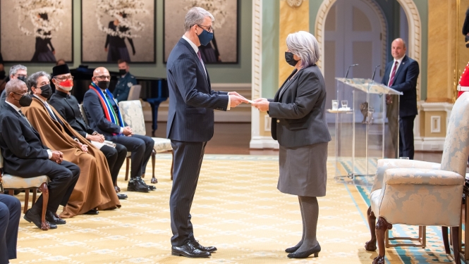 The Ambassador of Latvia, Kaspars Ozoliņš, presents credentials to the Governor General of Canada 