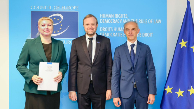 Agnese Vilde iesniedz Eiropas Padomes ģenerālsekretāram ratifikācijas rakstu par Latvijas pievienošanos Eiropas Cilvēka tiesību un pamatbrīvību aizsardzības konvencijas 16.protokolam