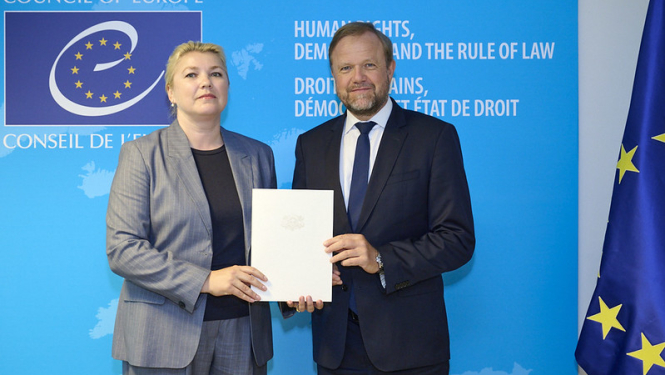 Agnese Vilde parakstīja ECT un pamatbrīvību aizsardzības konvencijas 16.protokolu
