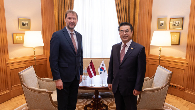 Andžejs Viļumsons un Jonghan KIM