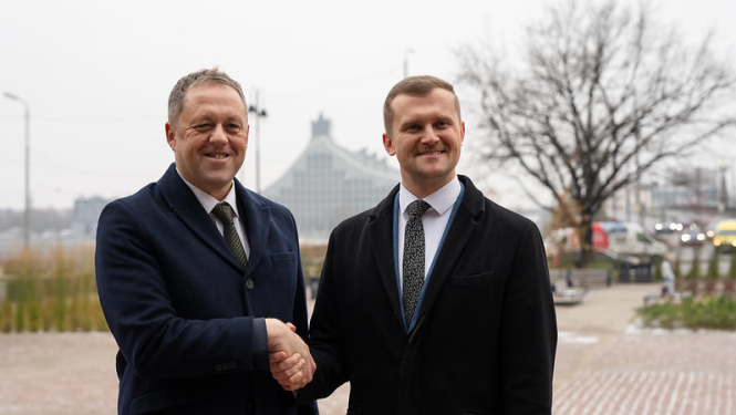 Parlamentārais sekretārs Artjoms Uršuļskis un Īrijas Valsts Eiropas un aizsardzības lietu ministrs Tomass Bērns