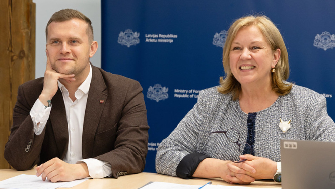 Artjoms Uršuļskis un Zanda Grauze