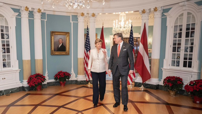 Ārlietu ministre Baiba Braže un ASV valsts sekretāra vietnieks Kristofers Landau