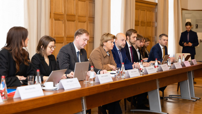 Baiba Braže uzrunā Turcijas uzņēmēju delegāciju