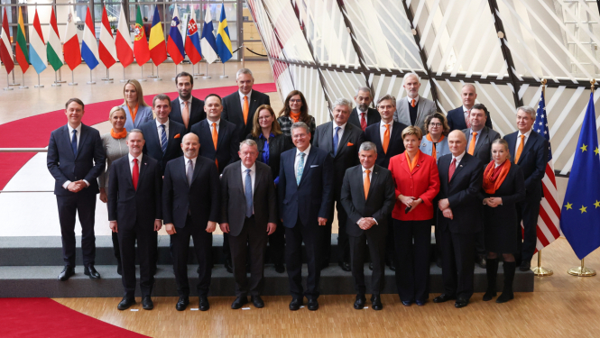 ES Ārlietu padomes Kopējās tirdzniecības politikas jautājumos sanāksmes dalībnieku kopbilde