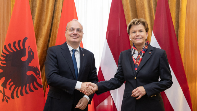 Igli Hasani un Baiba Braže
