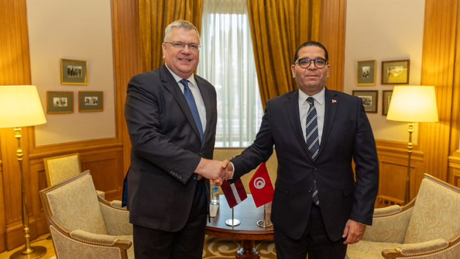Ārlietu ministrijas ģenerālinspektors Ilgvars Kļava un Tunisijas Republikas ārkārtējais un pilnvarotais vēstnieks Latvijā Taufīks Šebi