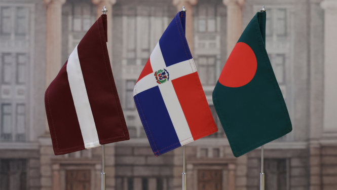 Latvijas, Dominikānas un Bangladešas karogi