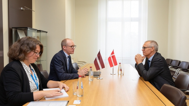 Valsts sekretārs Andris Pelšs pieņem Dānijas vēstnieku Latvijā akreditācijas vizītē
