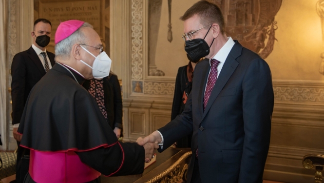 Ārlietu ministrs ar Svētā Krēsla amatpersonām pārrunā koordinētu starptautiskās sabiedrības palīdzību Ukrainai