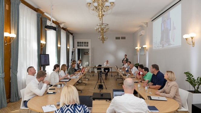  Event participants at the discussion table