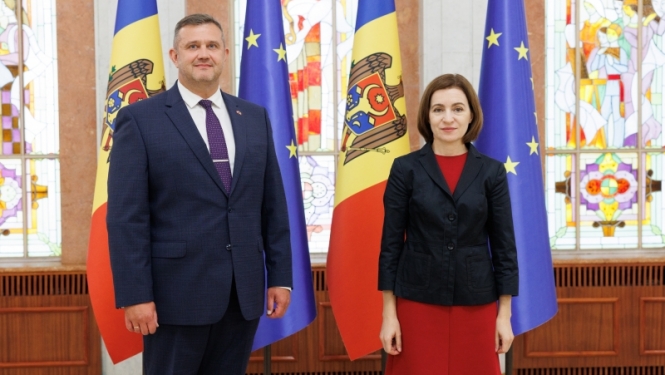 Latvijas vēstnieks Edgars Bondars iesniedz akreditācijas vēstuli Moldovas prezidentei