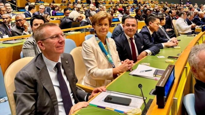 Edgars Rinkevičs, Baiba Braže un Hosams Abu Meri ANO ĢA sanāksmju zālē
