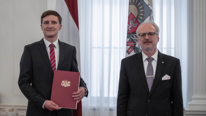 M. Klīve