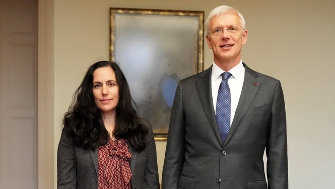 Ārlietu ministrs Krišjānis Kariņš tiekas ar Izraēlas vēstnieci Latvijā Šāronu Rapaportu-Palgi (Sharon Rappaport-Palgi)