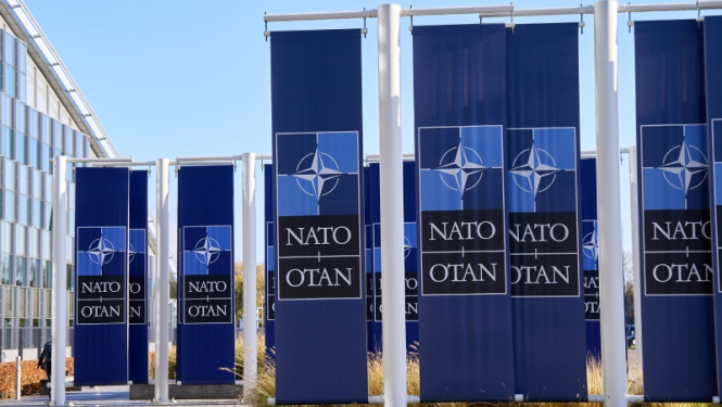 NATO karogi